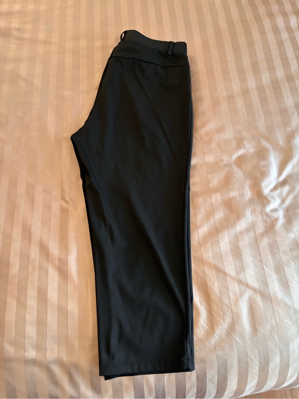 Brand new croft& barrow black Women's Capris - Picture 3 of 4